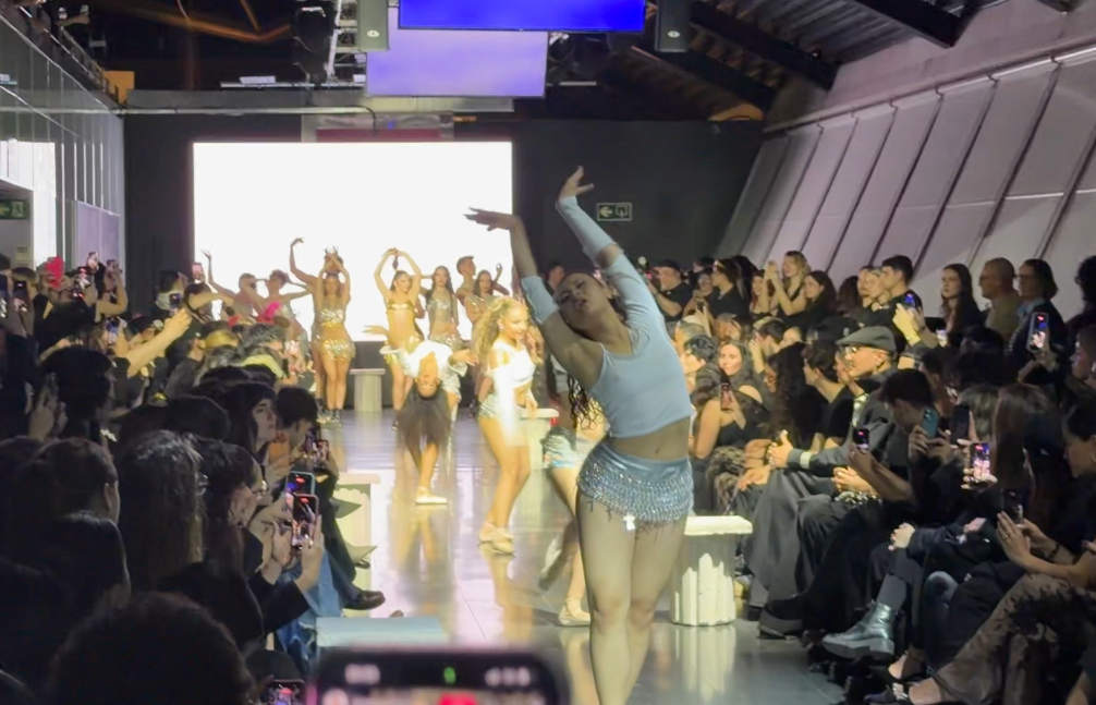 Desfile con público